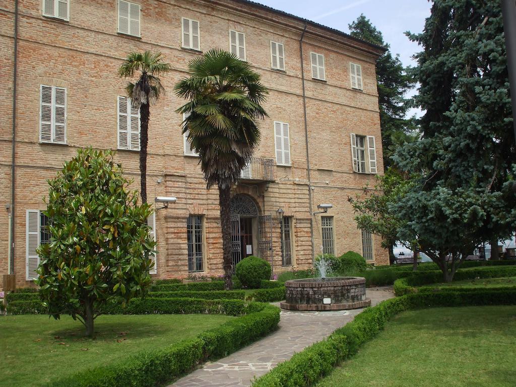 La Foresteria Del Castello - Wellness Hotel In Dimora Storica Castell'Alfero Exterior photo