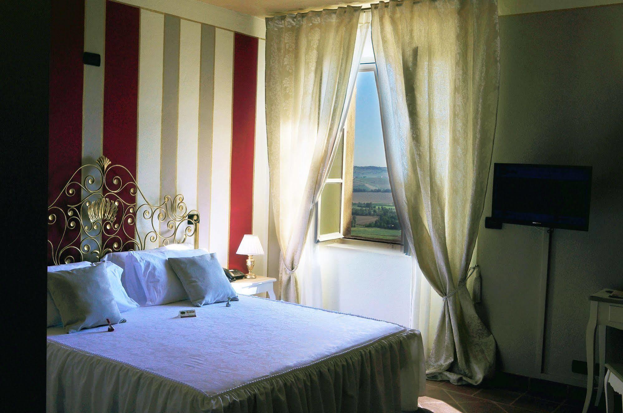 La Foresteria Del Castello - Wellness Hotel In Dimora Storica Castell'Alfero Exterior photo